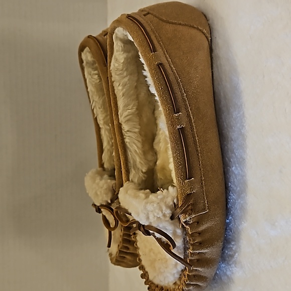 Minnetonka | Women's Tan Leather Slip-On Moccasin Indoor/Outdoor Slippers Sz 7 - Picture 7 of 12